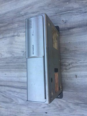 CD changer Mitsubishi, б.в. 090766 фото