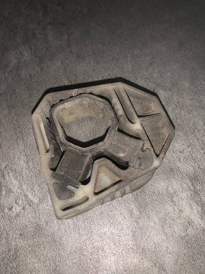 Подушка радіатора Volkswagen Passat B6, 2005-2011 р., 1K0121367B, б.в. 1K0121367B фото