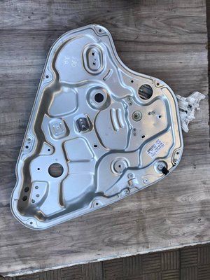 Склопідйомник задній правий Hyundai i30 2007-2012 хетчбек, б.в. 83480-2R040 83480-2R040 фото