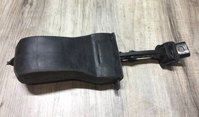 Обмежувач задніх лівих дверей 561.837.267 Volkswagen Passat B7, б.в. 561.837.267 фото