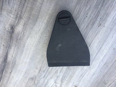Кронштейн аварійного знаку задній 3В5860285В, 4В5860285D Volkswagen B5, б.в. 3В5860285В, 4В5860285D фото