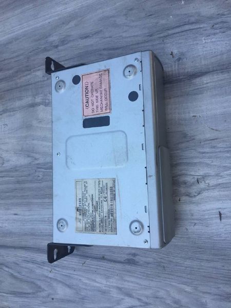 CD changer Mitsubishi, б.у. 090766 фото