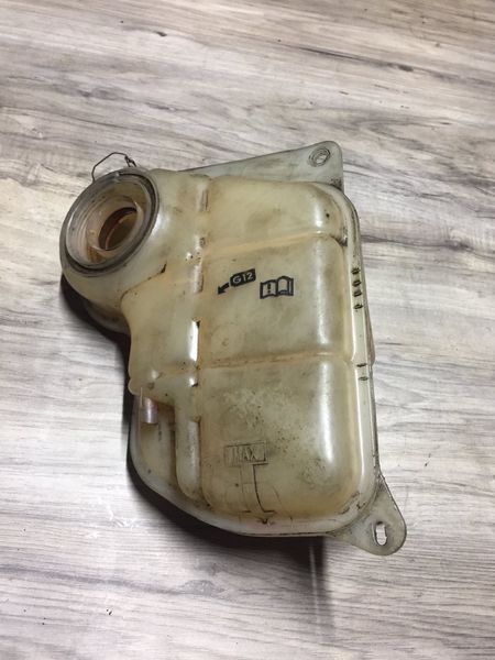 Расширительный бачок 4B0121403 Skoda Superb, б.у. 4B0121403 фото