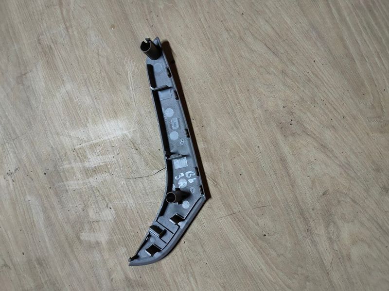Накладка ручки внутренняя задняя левая Volkswagen Passat B6, 2009 г., седан, 3С4867372, б.у. 3С486737211 фото