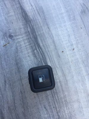 Кнопка бака Volkswagen Passat B5, б.у. 3B0 959 833 A фото