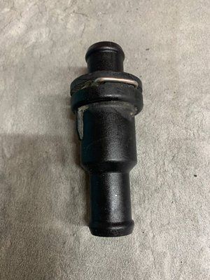 Термостат охолодження масла АКПП Volkswagen Passat B6, 2005-2011 р., 2.0 TFSI, 4E0121113, б.в. 4E0121113 фото