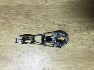 Кронштейн ручки передних левых дверей Skoda Fabia 1, 2005 г., 1U0837885B, б.у. 1U0837885B фото