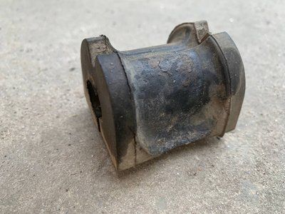 Втулка заднего стабилизатора Subaru Impreza 3, 2007-2011 г., 20464SC010, б.у. 20464SC010 фото