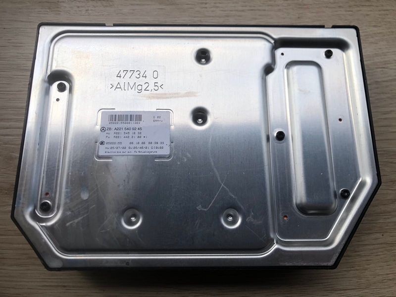 Блок управління sam або блок запобіжників sam Mercedes w221, S-клас. 2215409245 2215409245 фото