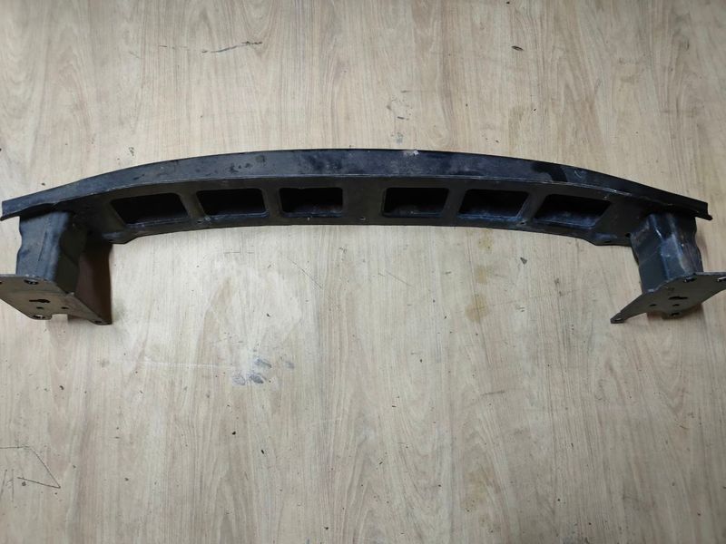 Усилитель бампера передний Skoda Fabia 1, 2005 г., 6Y0807109A, б.у. 6Y0807109A фото