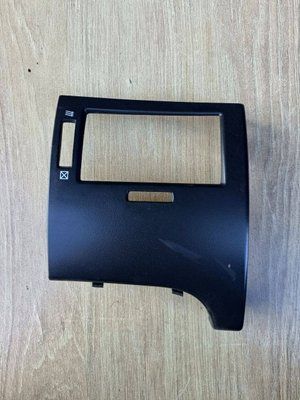 Рамка правого дефлектора Chevrolet Epicа 2006-2012 р.,б.в 80496748 80496748 фото