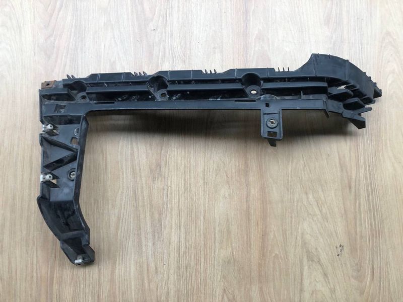 Кріплення бампера ліве LR037925, CK5217A882AA Range Rover Vogue L405, б.в. LR037925, CK5217A882AA фото