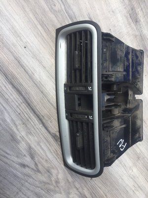 Дефлектор центральный Skoda Fabia МК2,б.у. 5J0820951S0Q фото