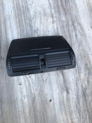 Дефлектор центральный Skoda Octavia A5, б.у. 1Z0820951B 1Z0820951B фото