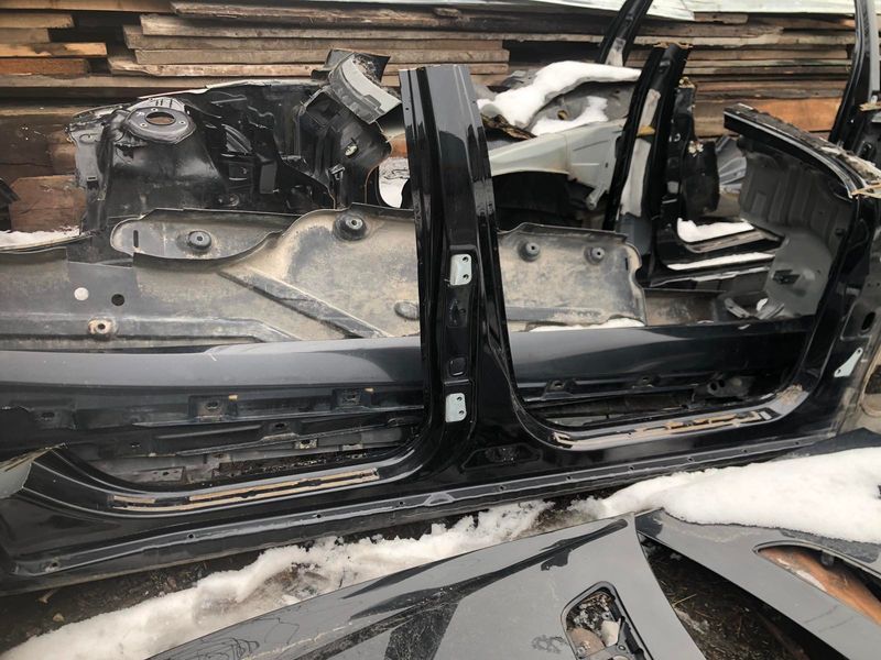 Центральная стойка кузова правая Mercedes w221, S-класс 0 фото