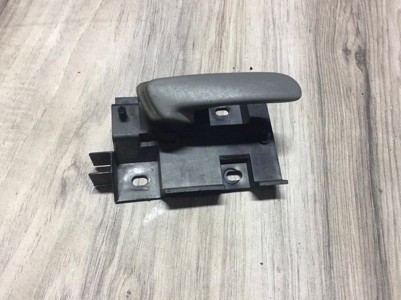 Ручка открывания дверей 441.9.2828-306.6 Skoda Felicia, б.у. 441.9.2828-306.6 фото