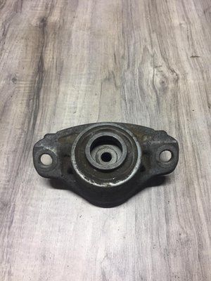 Кронштейн заднего амортизатора 5Q0513353G Skoda A7, б.у. 5Q0513353G фото