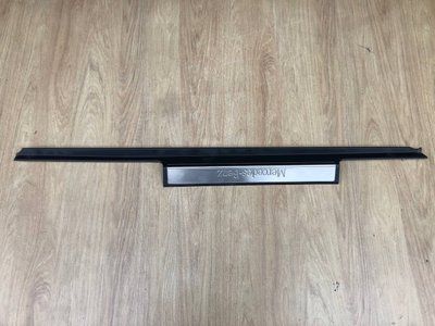 Накладка порога внутрішня передня, права Mercedes W220 S-class, б.в 2206801135 2206801135 фото
