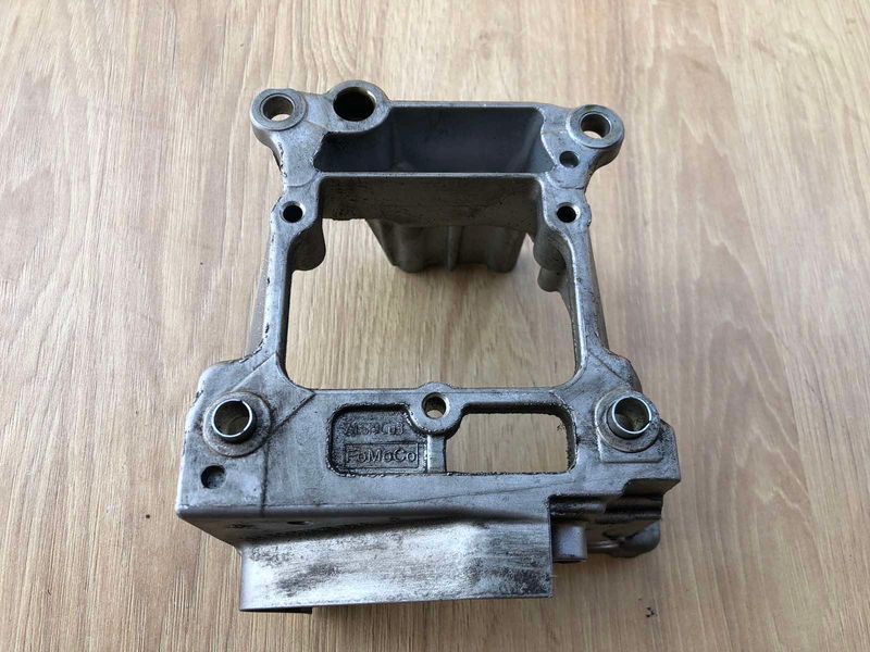 Кронштейн ТНВД 9X2Q9A361CA Range Rover Vogue L405 б.в. 9X2Q9A361CA фото