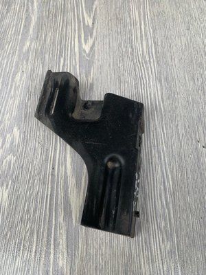 Кронштейн переднего бампера левый Chevrolet Aveo T200, 2006 г., 96542986, б.у. 96542986 фото