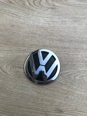 Емблема кришки багажника Volkswagen Jetta 2007 р., седан, 1K5853630, б.в. 1K5853630 фото