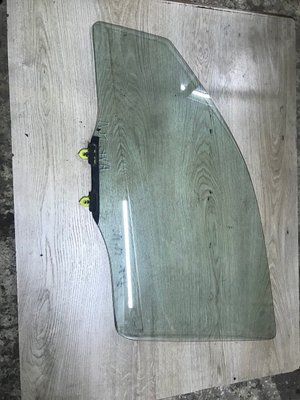 Скло передніх лівих дверей Mitsubishi Outlander 1, MR978105, б.в. MR978105 фото