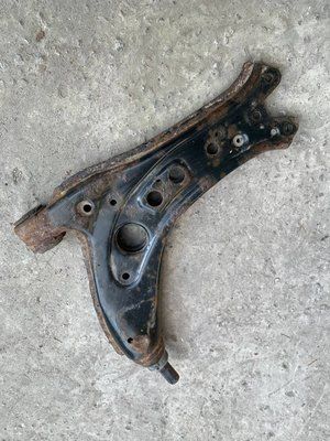 Рычаг передний Skoda Fabia 2, 6Q0407157C, б.у. 6Q0407157C фото