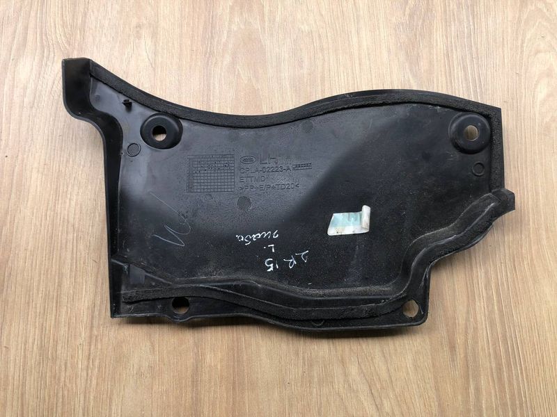 Жабо трапеции дворников левое LR038083, CPLA02223A Range Rover Vogue L405, б.у. LR038083, CPLA02223A фото