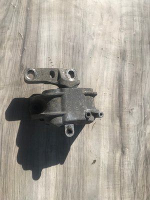 Подушка двигателя Skoda Octavia A5, б.у. 1K0 199262 1K0 199262 фото
