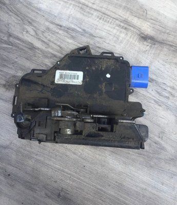 Замок 3В2837016 Skoda Fabia New, б.у 3В2837016 фото