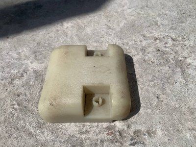 Защита датчика удара под задним сидением Subaru Impreza 3, 2007-2011 г., б.у. 90090 фото