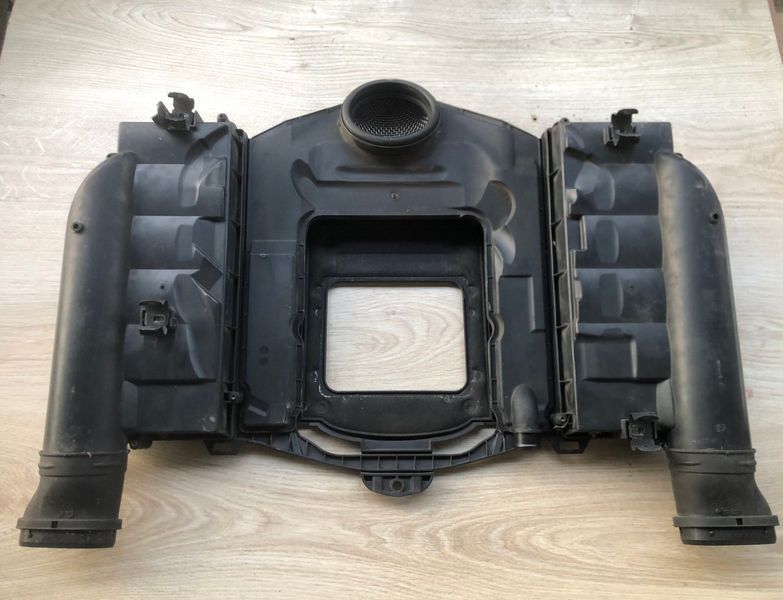 Корпус повітряного фільтра Mercedes w221, S-клас, б.в.2730900201 2730900201 фото