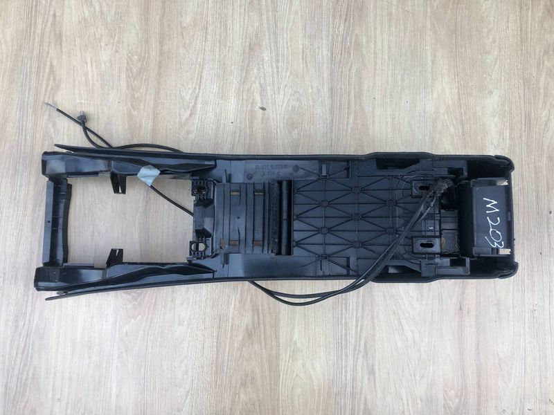 Підлокітник Mercedes C-class w203, б.в 2036830408  2036830408 фото
