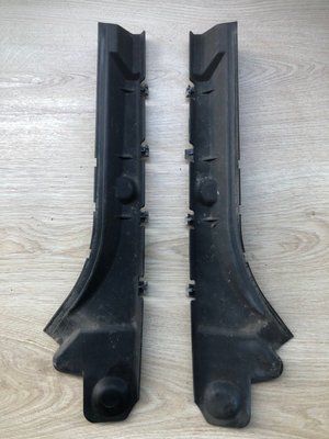 Кришка накладка переднього крила праворуч верх Mercedes w221, S-клас 2218890425 фото