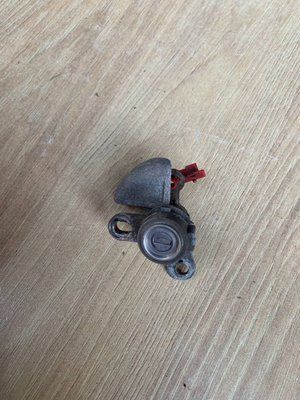 Вставка замка передніх лівих дверей Nissan Almera Classic B10RS 2006-2012 р., 8060195F0A, б.в. 8060195F0A фото