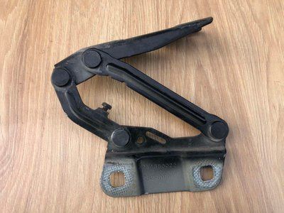 Петля капота права 2518800228 Mercedes W251, R-class, б.в 2518800228 фото