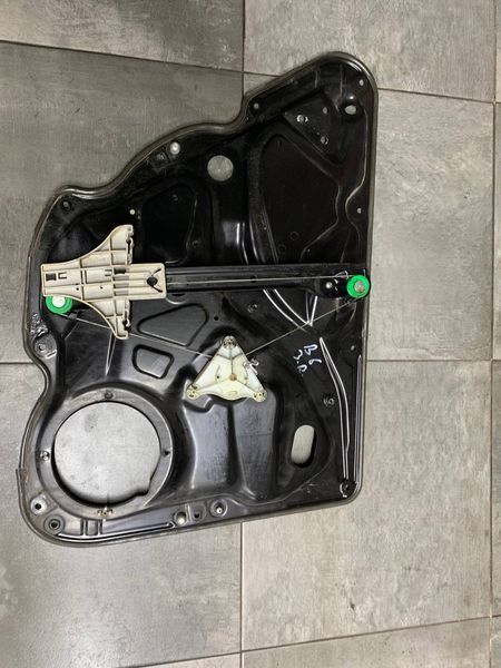 Стеклоподъемник задний правый Volkswagen Passat B6, 2005-2011 г., 3C4839756H, б.у. 3C4839756H фото