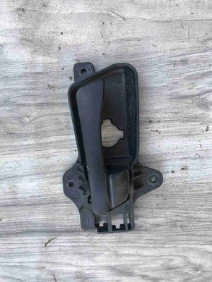 Внутрішня ручка дверей передньої правої Hyundai i30 2007-2012, б.в. 82623-FD000 82623-FD000 фото