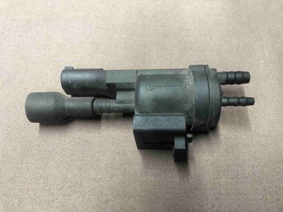 Переключающий клапан системы подачи воздуха 0025401497 Mercedes W251 R-class б.у. 0025401497 фото