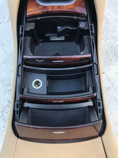 Центральна консоль у бежевому кольорі 2516802514, 2516800855 Mercedes W251, R-class, б.в. 2516802514, 2516800855 фото
