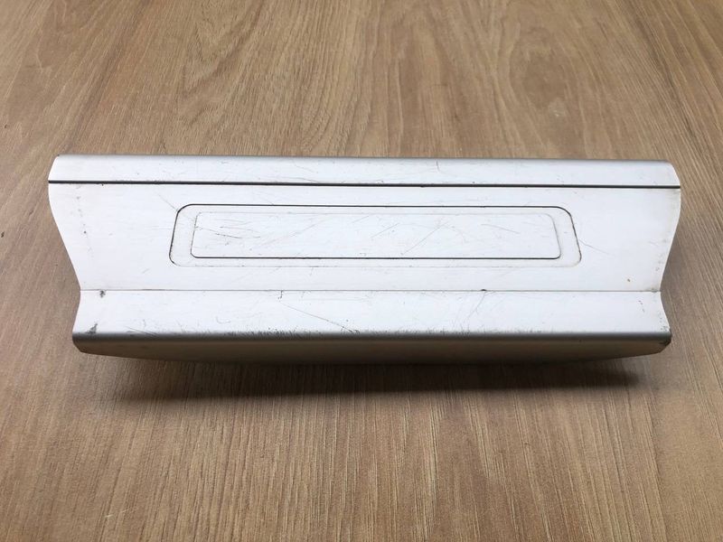 Накладка на порог салона сзади правая LR035838, CPLA13244AD Range Rover Vogue L405, б.у. LR035838, CPLA13244AD фото