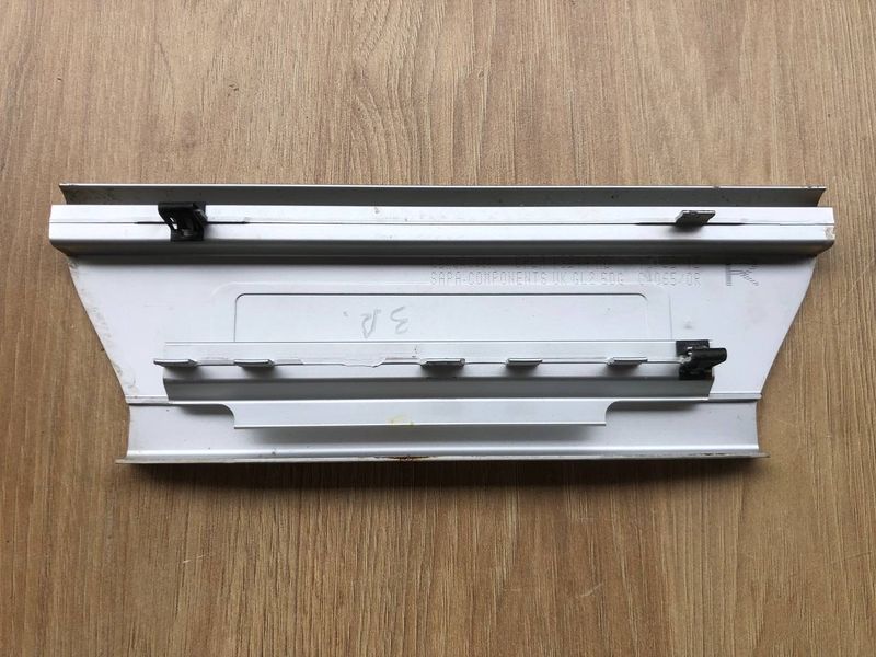 Накладка на порог салона сзади правая LR035838, CPLA13244AD Range Rover Vogue L405, б.у. LR035838, CPLA13244AD фото