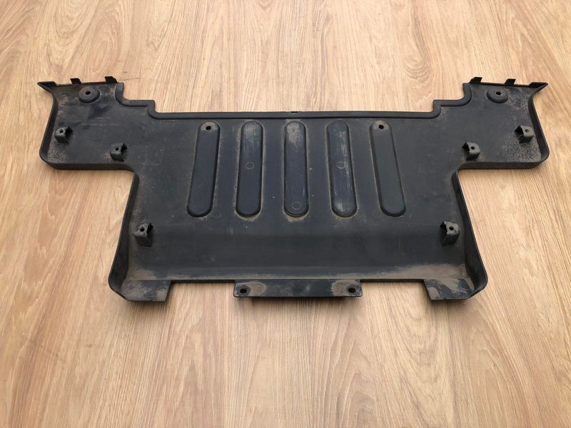 Накладка заднього бампера LR037930, CK5217F846AA Range Rover Vogue L405, б.в. LR037930, CK5217F846AA фото