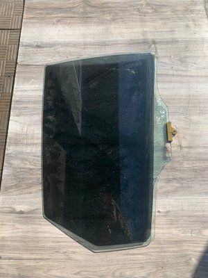 Скло заднє праве Hyundai i30 хетчбек 2007-2012 р, б.в. 834212L010 834212L010 фото