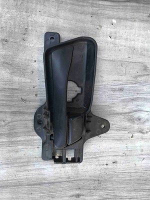 Внутрішня ручка дверей задньої правої Hyundai i30 2007-2012, б.в. 83623-FD000 83623-FD000 фото