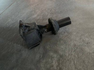 Напрямна замка лючка бензобака Volkswagen Passat B6, 2005 р., 3C9810899, б.в. 3C9810899 фото