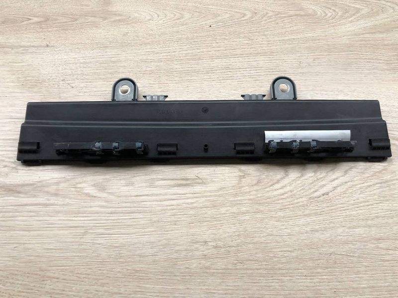 Антенна усилитель на крыше сзади Mercedes W221, S-класс, б.у. 2218207989 фото