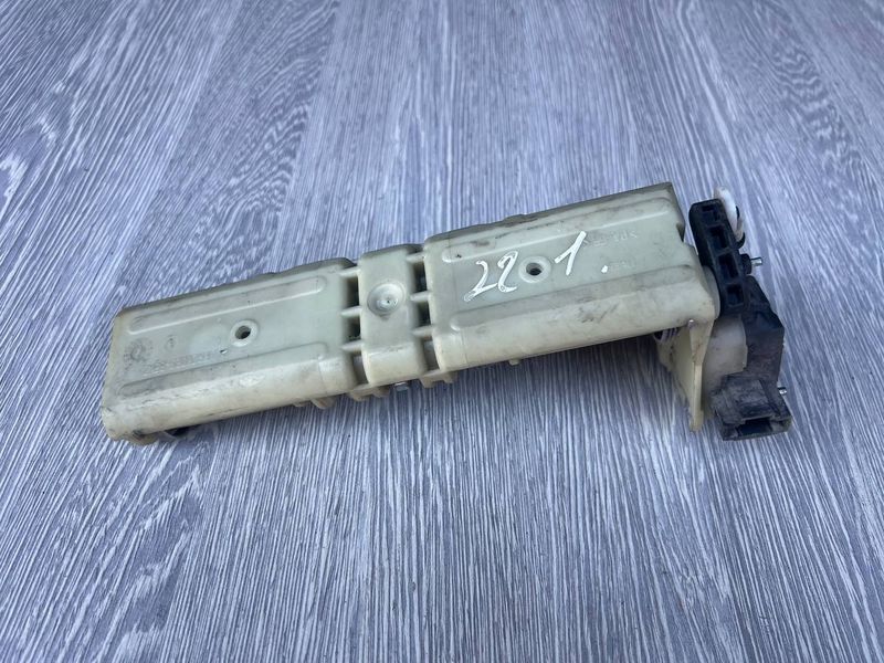 Привод подголовника Mercedes W211 E-class, 2119700125, б.у. 2119700125 фото