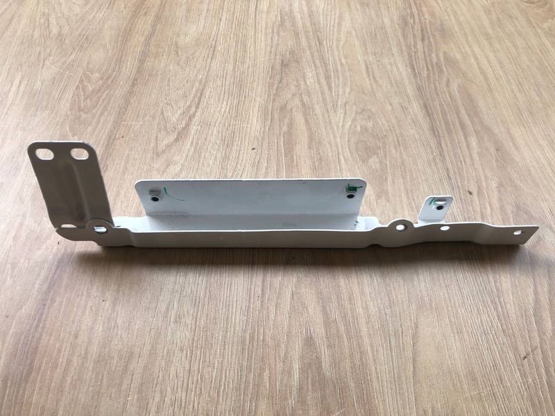 Стельове кріплення заднє ліве LR053646, CK5252137BC Range Rover Vogue L405 б.в. LR053646, CK5252137BC фото