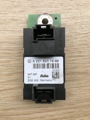 Підсилювач антени Mercedes W221, S-клас 2218201889 фото